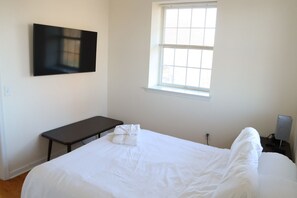 Desk, travel crib, WiFi, bed sheets