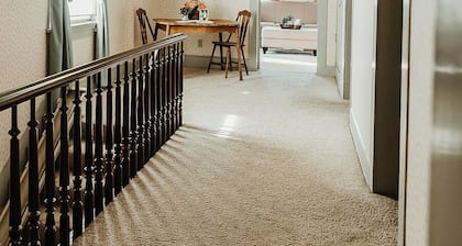 Historic District - Vintage Charm - Opal Suite