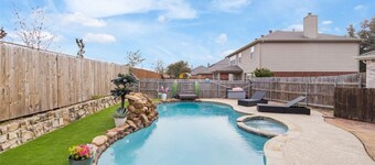 Splash Stay & Celebrate! Kid Friendly Pool House close to Airport, Stockyards!
