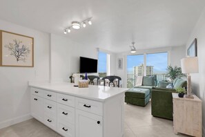 Smart TV - Lovers Key Resort 11th-Floor Waterfront Sanctuary-Pelicans Perch | Gorgeous Remodel | No Resort Fees (Fort Myers Beach)