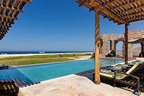 Ocean View Todos Santos Apt, Pool, and Beach Club!