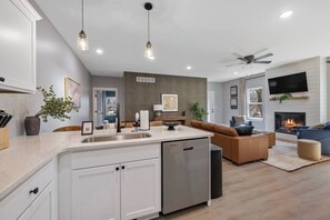 Interior - Work+Wellness 2BR | Private Gym & Fast Wi-Fi (Manhattan)