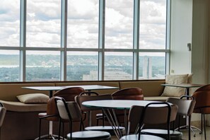 Dining - Saint Moritz Hplus Express Flat, 16th Floor - Apartment in the Center of Brasília (Brasília)