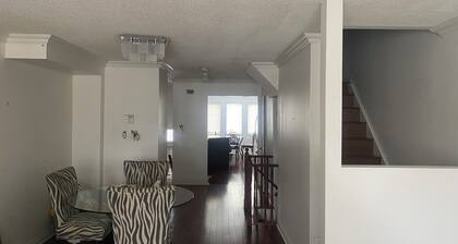 Stylish Urban Mahogany Getaway With Bright Natural Light" -Centrally Located