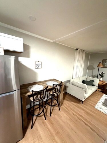 Modern- 2Bedroom - Cozy living & Fenced yard