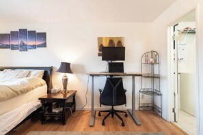 2 habitaciones, tabla de planchar con plancha, wifi y ropa de cama 