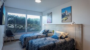3 bedrooms, iron/ironing board, WiFi, bed sheets - Península Frente al Mar, Piscina, Gym, 4 TVs, Parking, Patio y Jardín Privados (Punta De Este)