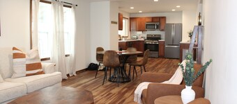 Newly Renovated 2-bedroom apartment in Downtown Saint Charles