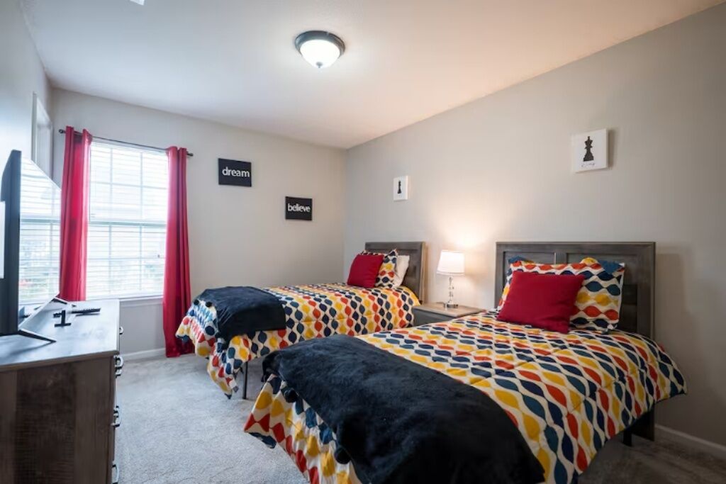 4 bedrooms, iron/ironing board, free WiFi, bed sheets