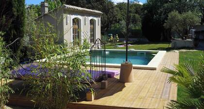 Terrific 3-bedroom Mas near Uzes in charming Vézénobres awaits you.