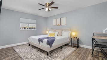 Travel crib, WiFi (free), bed sheets