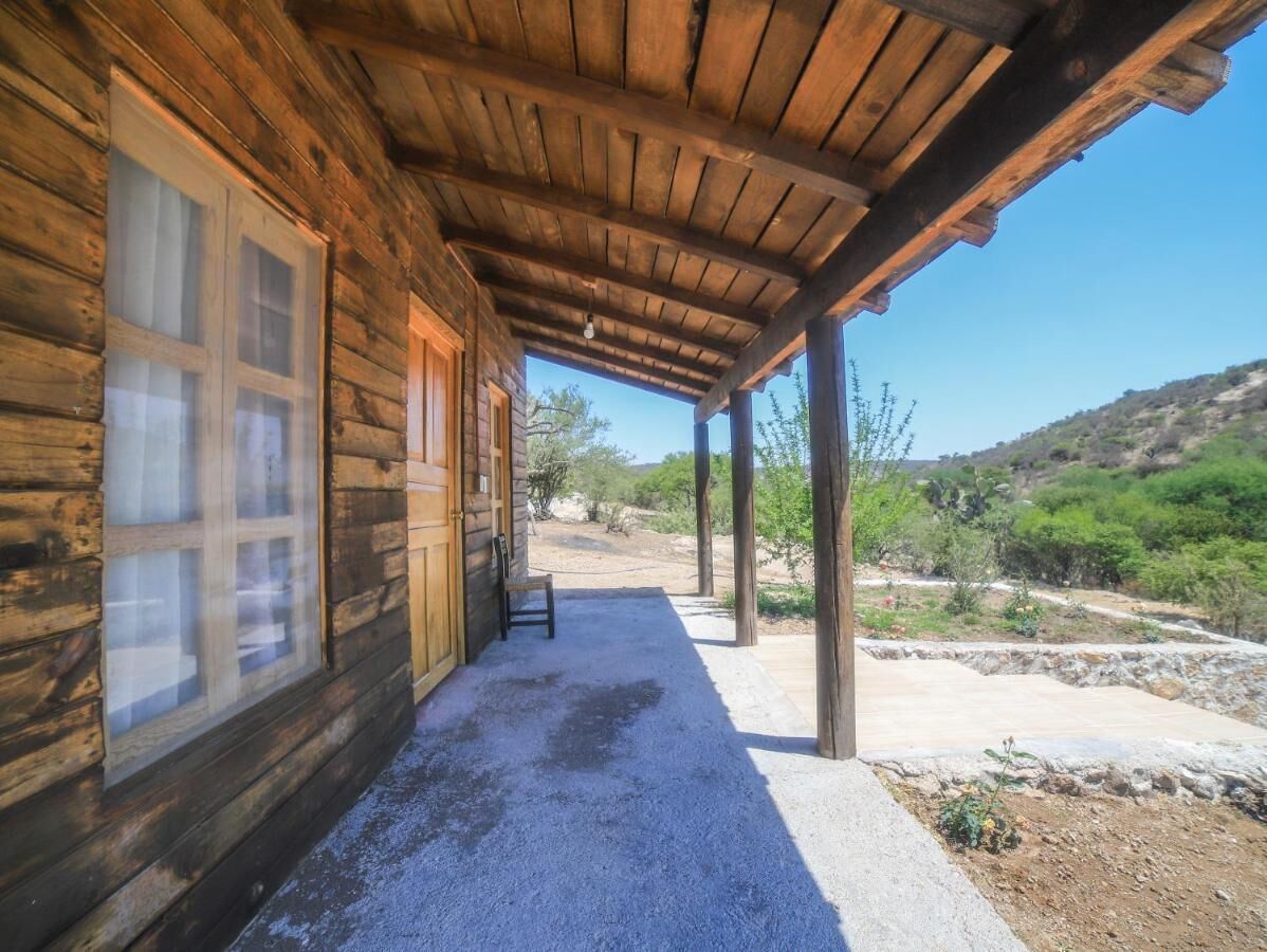 Habitación triple familiar, vista a la montaña | Terraza o patio