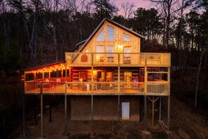 Exterior - Million$View,New,Hot Tub,Pool Table,Game (Seviervill)