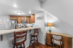 Fridge, microwave, oven, stovetop - Spacious 4BR Branson Condo | Pet Friendly | Pointe Royale Golf Resort (Branson)