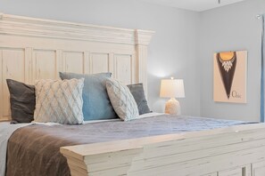 4 bedrooms, free WiFi, bed sheets - Spacious 4BR Branson Condo | Pet Friendly | Pointe Royale Golf Resort (Branson)