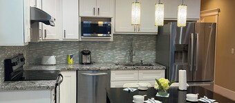 2 bright bedroom near UBC