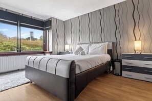 2 Schlafzimmer, Bügeleisen/Bügelbrett, WLAN, Bettwäsche