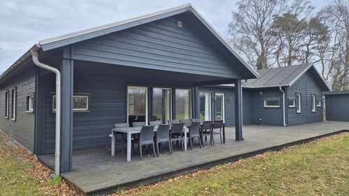 Luxury holiday home near beach and restaurant