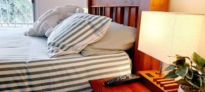 4 Schlafzimmer, Schreibtisch, Bügeleisen/Bügelbrett, kostenloses WLAN