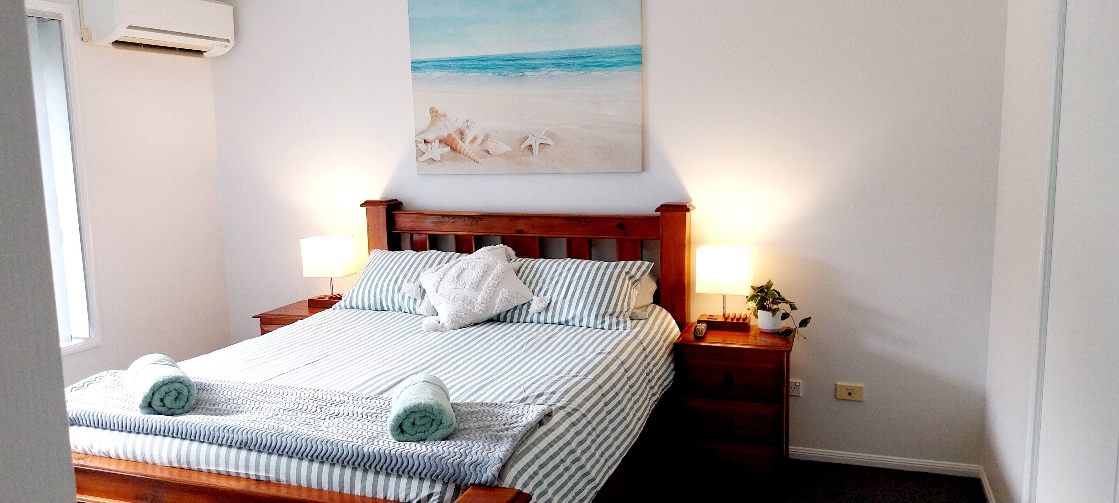 4 bedrooms, desk, iron/ironing board, free WiFi