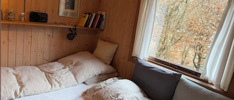 3 bedrooms, iron/ironing board, free WiFi