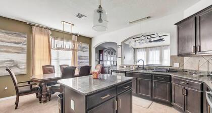 Beautiful 7-bedroom 3 bath Grand Home Escape