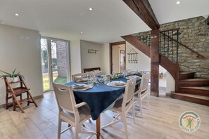 Dining - Le Courtil - SAINT SAUVEUR DES LANDES (SAINT SAUVEUR DES LANDES)