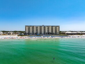 On the beach - NEW! 3 Pools | Tiki Bar | 2nd Floor | Sleeps 10 | Renovated! (Panama City Beach)