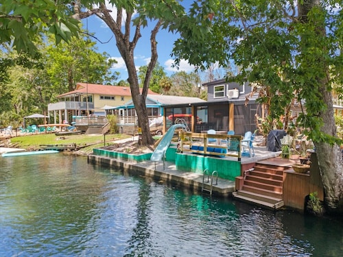 Retreat at Bear Trail-Stunning Newly Remodeled 4BR