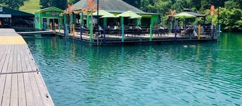 2-bedroom lake house condo/covered boat slip in Deerfield Resorts!  Norris Lake.