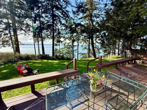 NEW LISTING-Mutiny Bay Ebb Tide Cabin AMAZING SUNSETS, EAGLES GALORE SANDY BEACH