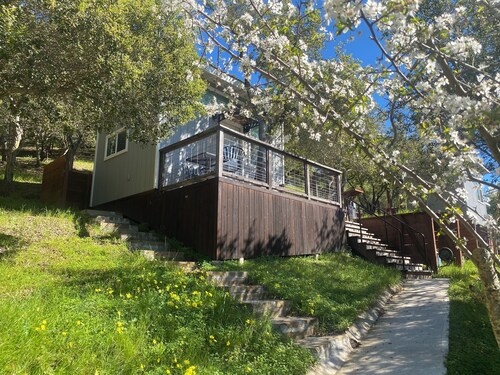 Quiet 1-bedroom villa in welcoming of Watsonville perfect for relaxing getaway.