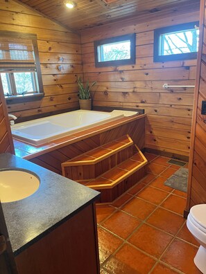 Dusche, Whirlpool, Haartrockner, Handtücher