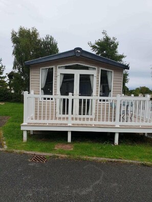 Exterior - Hafan y Mor Haven - Holiday Accommodation 11307 (Pwllheli)