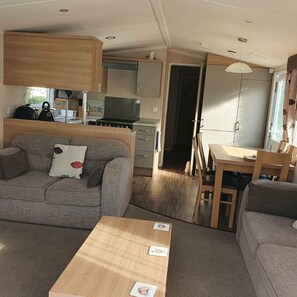 Living area - Hafan y Mor Haven - Holiday Accommodation 11307 (Pwllheli)