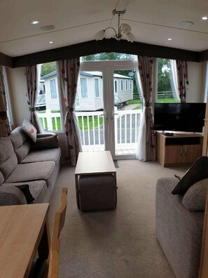 Living area - Hafan y Mor Haven - Holiday Accommodation 11307 (Pwllheli)