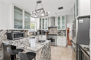 Private kitchen - 7BR Resort w/ Heated Pool! .5 miles from Downtown! (West Palm Beach)