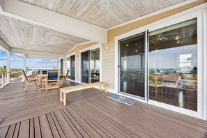 Outdoor dining - Luxury Oceanview Retreat Near Beach & State Park (Fernandina Beach)