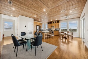 Dining - Luxury Oceanview Retreat Near Beach & State Park (Fernandina Beach)