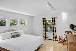 3 slaapkamers, een bureau, een strijkplank/strijkijzer, gratis wifi