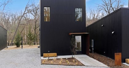 Black Apple Cabin | On NWA Trail | Downtown