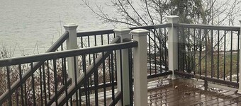 Liberty Pointe-Beach House, Private Dock & Beach, Sleeps 15