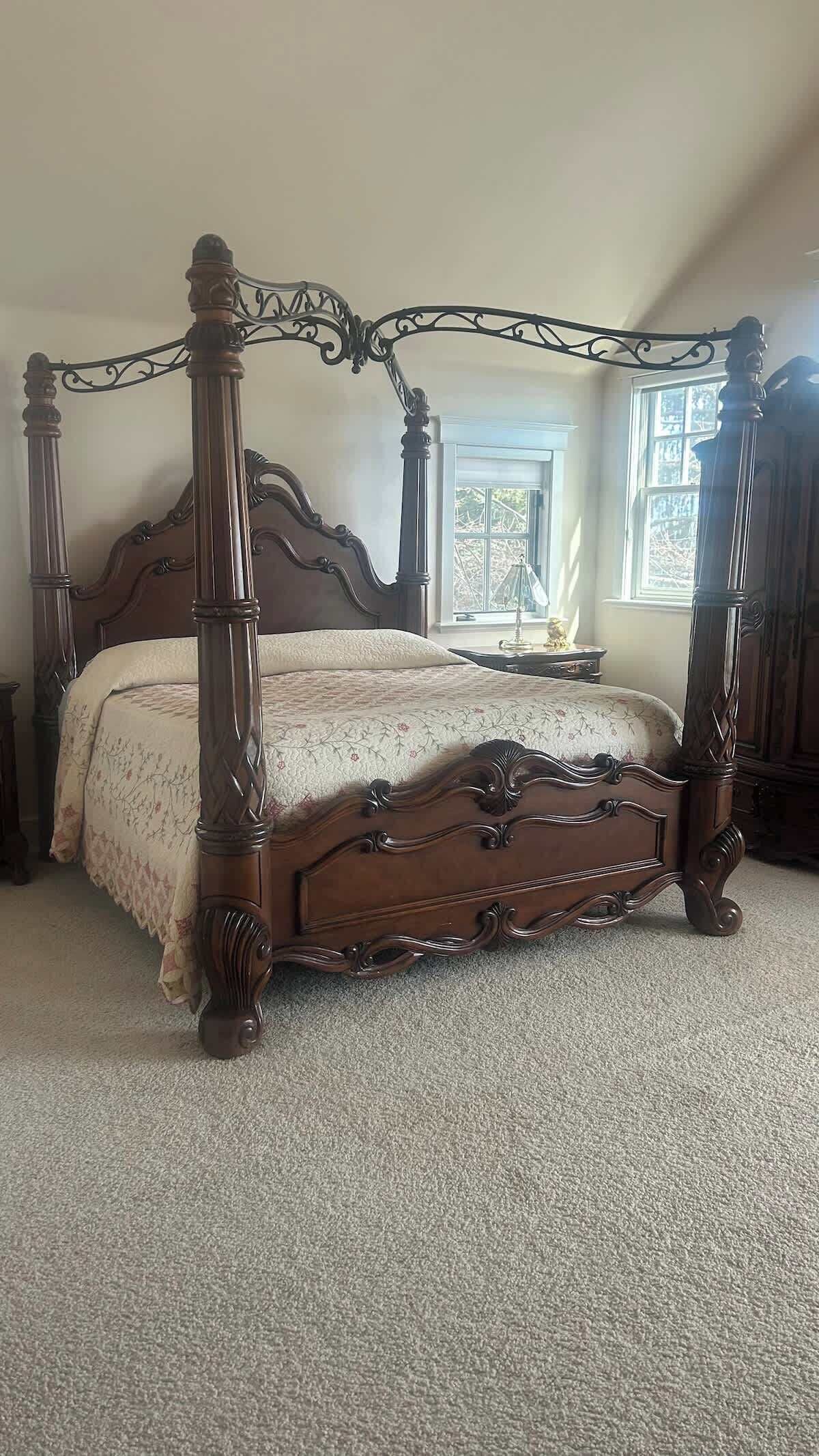 4 bedrooms, travel cot, WiFi, bed sheets