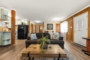 Living area - Pikes Peak Mountain Retreat! (Woodland Park)