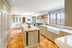 Fridge, microwave, dishwasher - Tuffon Hall Farmhouse, Sible Hedingham, Suffolk (Sible Hedingham)