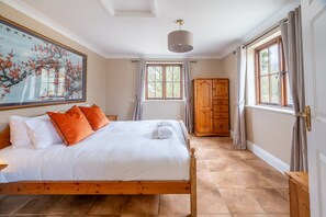 Room - Tuffon Hall Farmhouse, Sible Hedingham, Suffolk (Sible Hedingham)