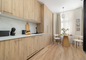 Fridge, microwave, oven, stovetop - Moon Luxury Barnim Veron Studio (Szczecin)