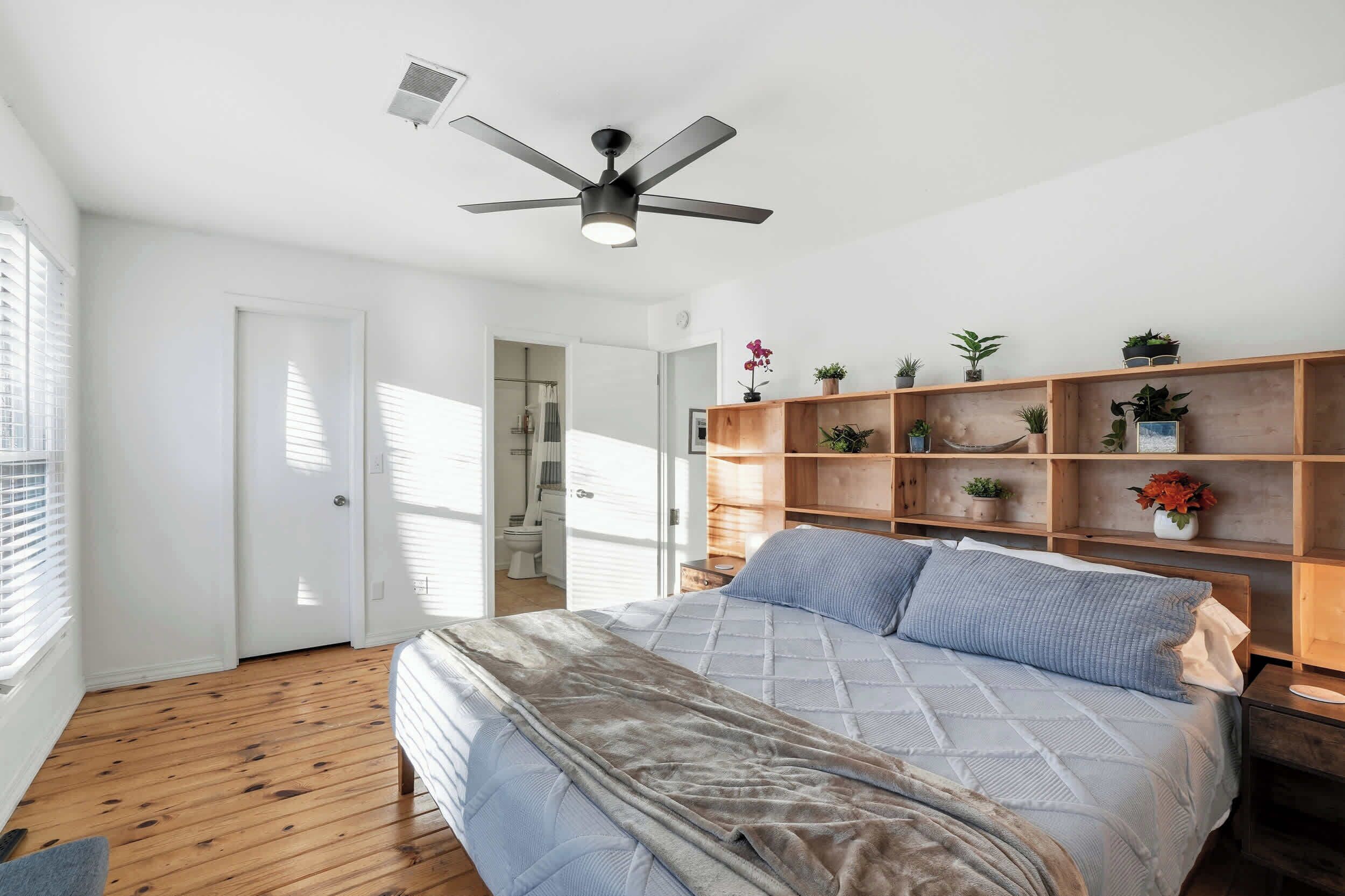 3 bedrooms, desk, iron/ironing board, WiFi