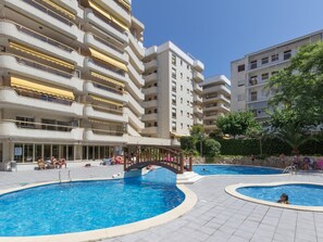 Pool - Renovated apartment in central Salou - 4 guests (Salou)