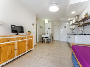 Interior - Renovated apartment in central Salou - 4 guests (Salou)
